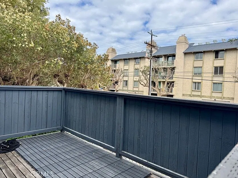 2 bed, 2.5 bath, 1274 sqft, $4,250 — Photo 4