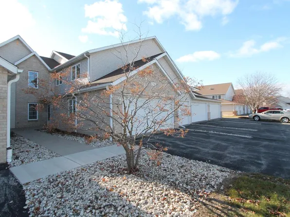 921 Prestwick #7, Waterford, WI 53185