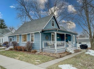 333 5th St, Baraboo, WI 53913