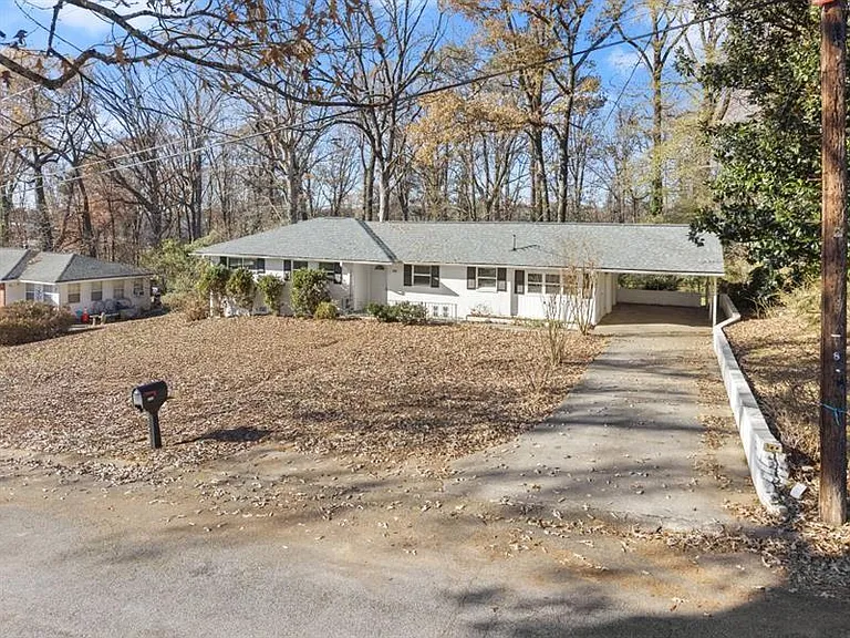 2352 Elmwood Cir SE — Photo 47