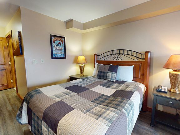 5th image of 320 Highland House