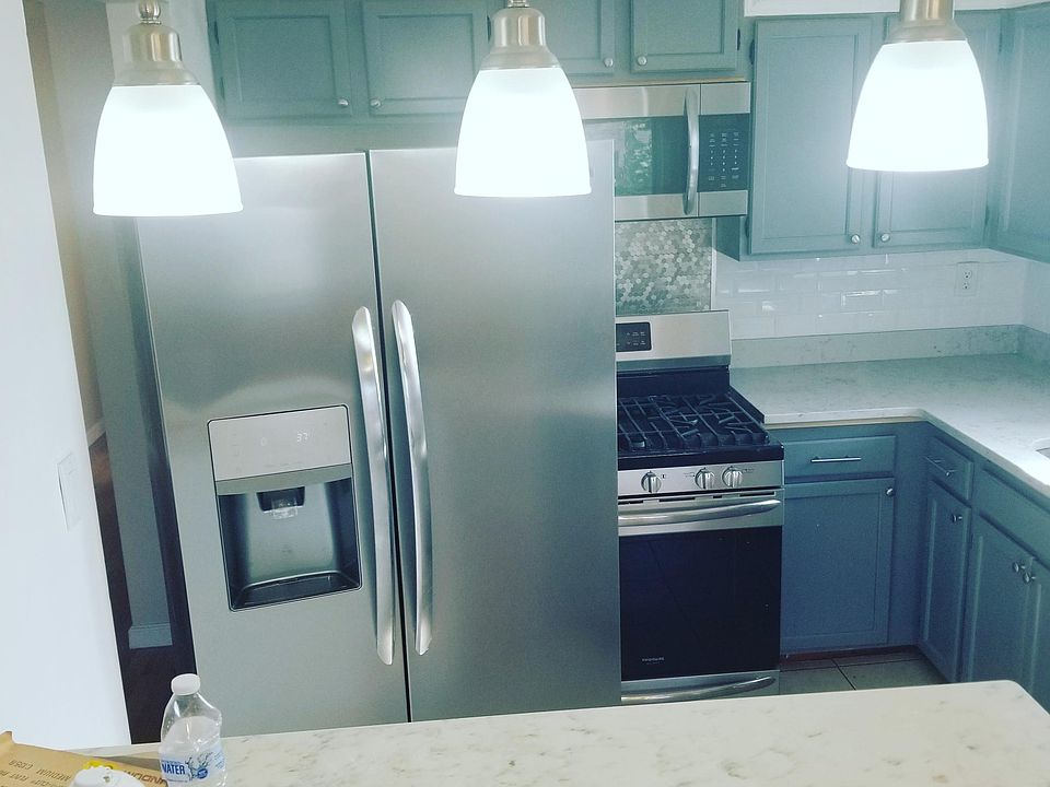 1st image of 1060 Huntington Ave APT 3