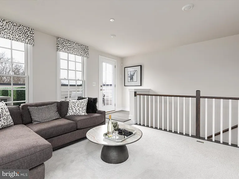 1341 Aspen NW — Photo 8