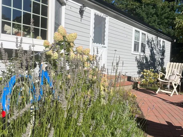 (undisclosed Address), Brewster, MA 02631