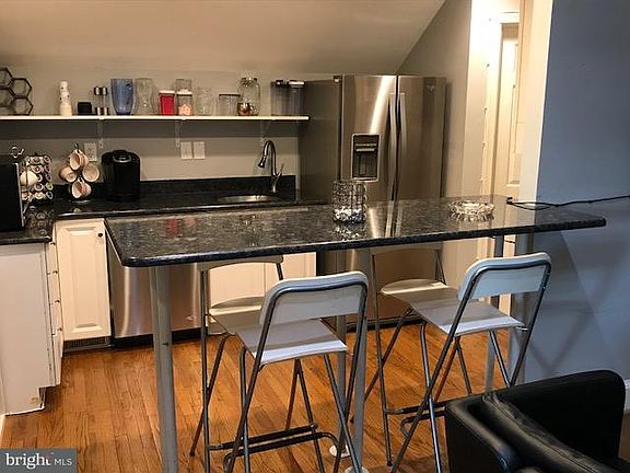 5th image of 109 N Henry St