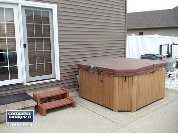 4th image of 410 O'Toole Dr
