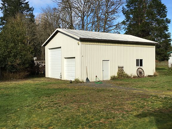 3rd image of 1721 36th Ave NE
