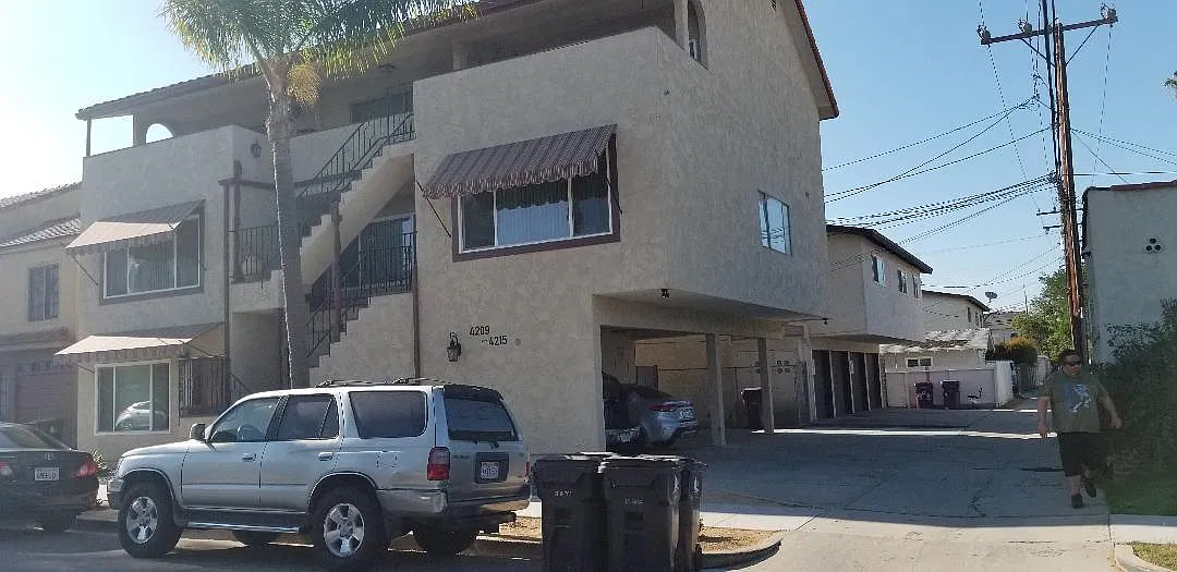 1 bed, 1.5 bath, $2,250 — Photo 2