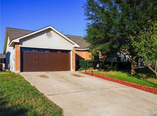 103 Harvest Ln, Hutto, TX 78634