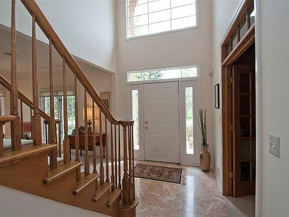 4th image of 1872 Stonebridge Dr S