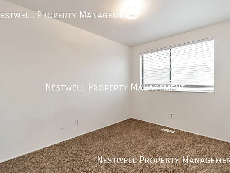 1881 W Lake Park Dr #4 — Photo 9