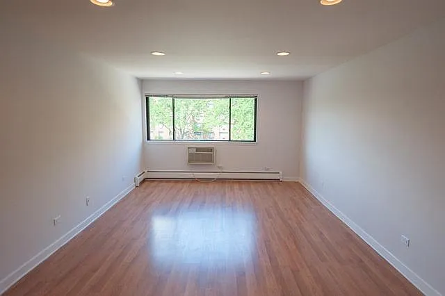 5348 N Cumberland Ave #410 — Photo 8