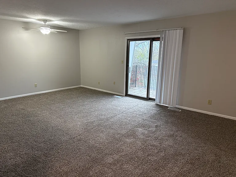 3745 Glen Oaks Blvd #12 — Photo 4