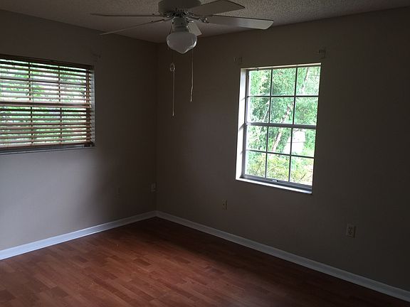 3rd image of 2216 W Gardenia Dr