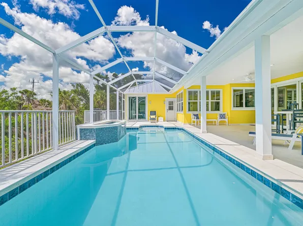 335 Cowry Ct, Sanibel, FL 33957