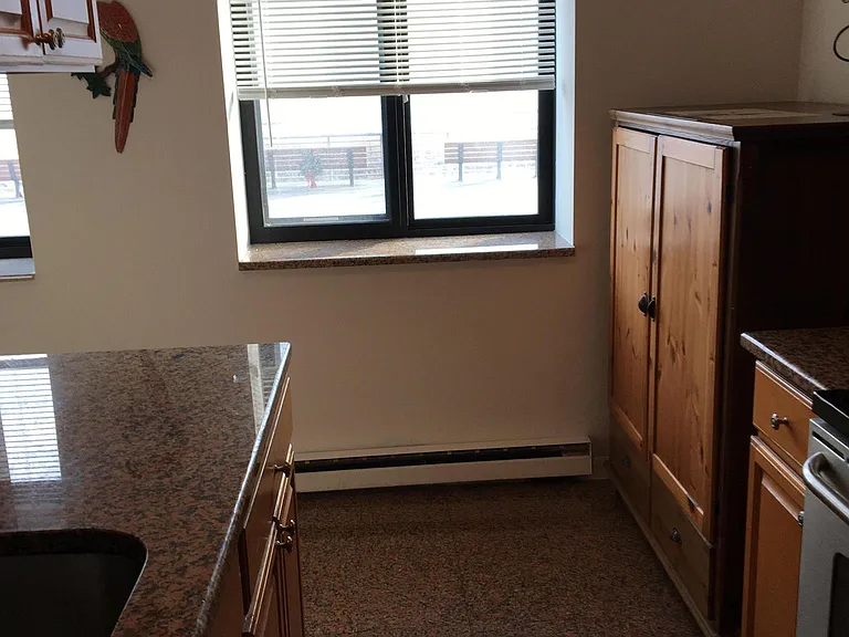 750 W Broadway #2R — Photo 4