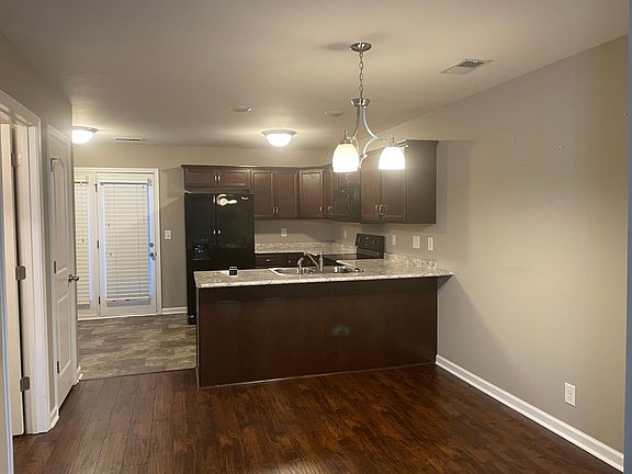2nd image of 375 Sam Houston Cir #375