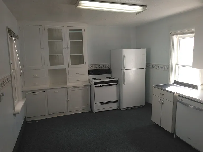 454 W 200 N — Photo 8