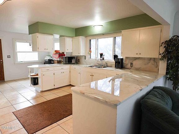 3rd image of 4210 Terrace Heights Dr
