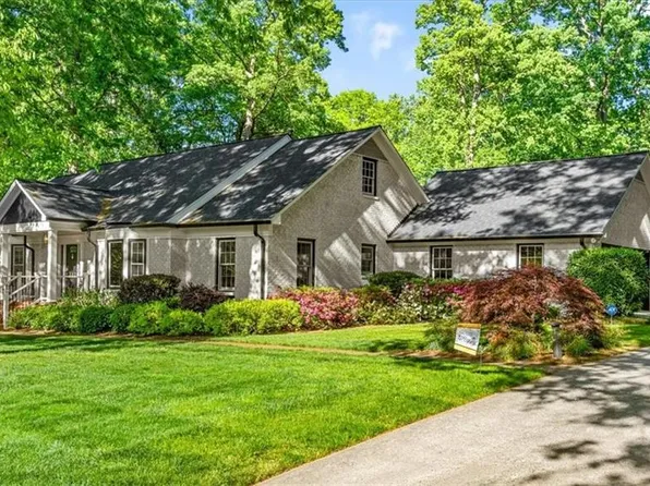 312 Willoughby Blvd, Greensboro, NC 27408