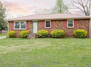 121 Highland Dr, White House, TN 37188