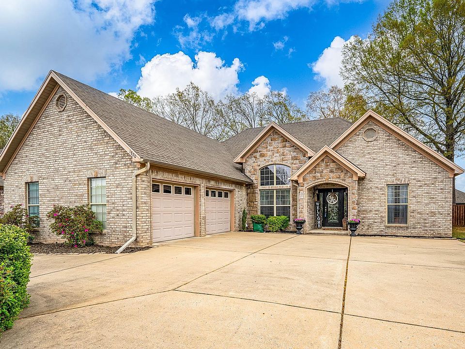 1st image of 1820 Poteete Dr