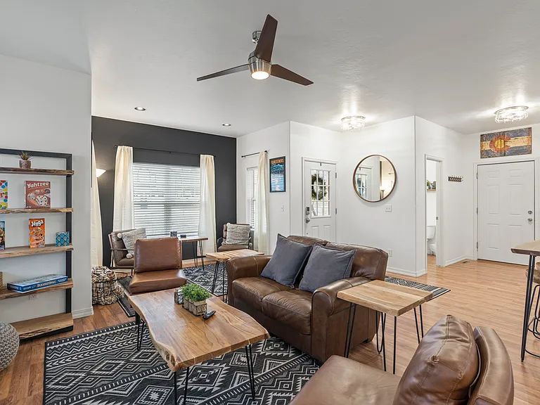 1710 N Taylor Cir — Photo 9