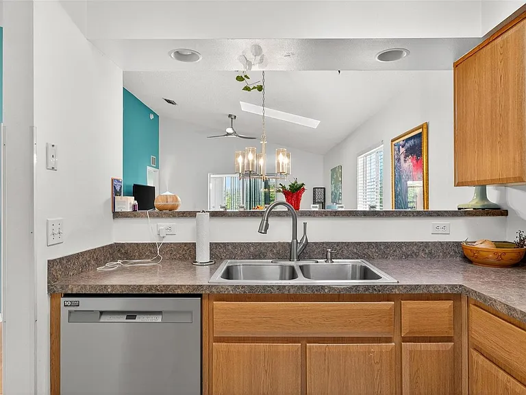 2048 NW 50th Ave — Photo 16