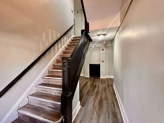 2nd image of 3311 Archwood Avenue West 33rd St #3776-16