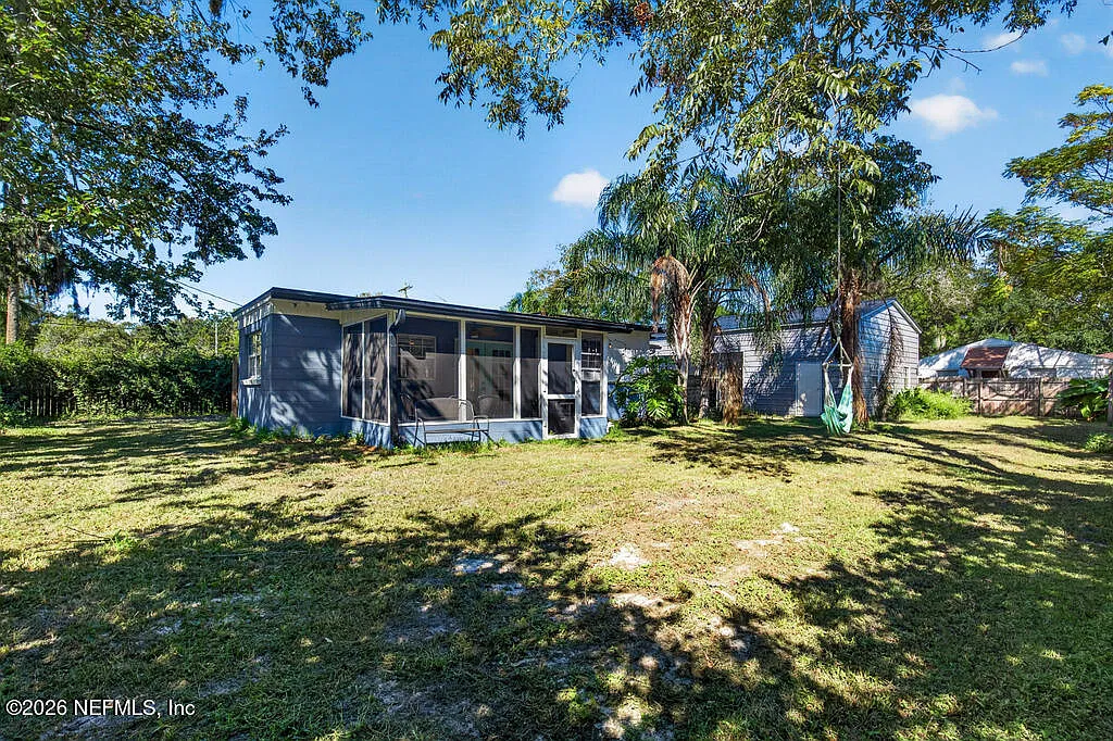 4 bed, 2.0 bath, 1806 sqft, $3,000 — Photo 1