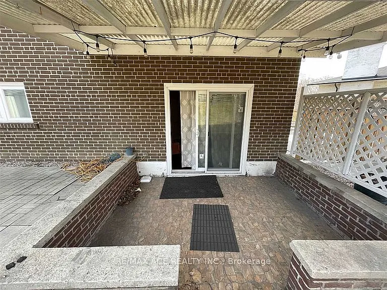 40 Cavehill Cres #LOWER — Photo 2