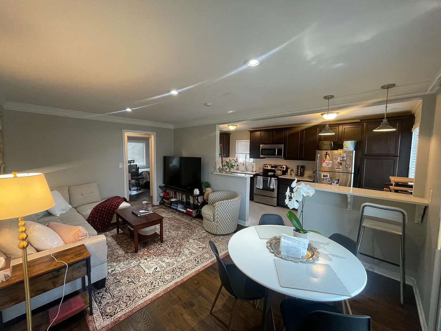 2 bed, $1,375 — Photo 2