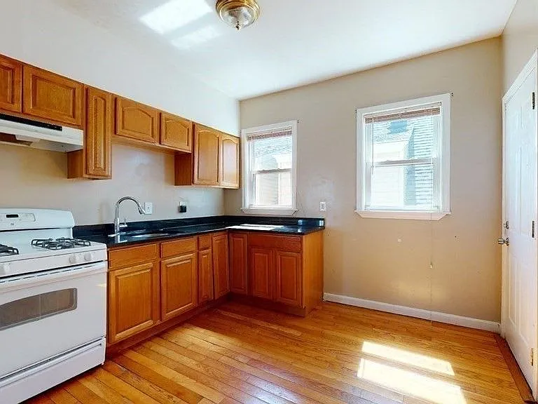 22 Hendry St #2 — Photo 3