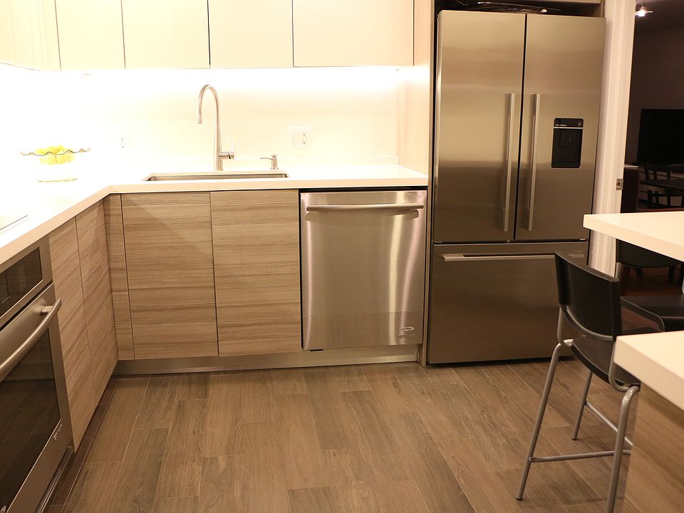 1st image of 575 Crandon Blvd APT 508