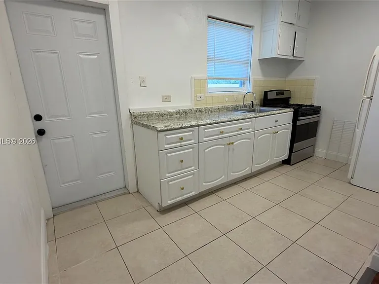 808 84th St #808 — Photo 9