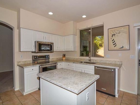 3rd image of 9238 W Lone Cactus Dr