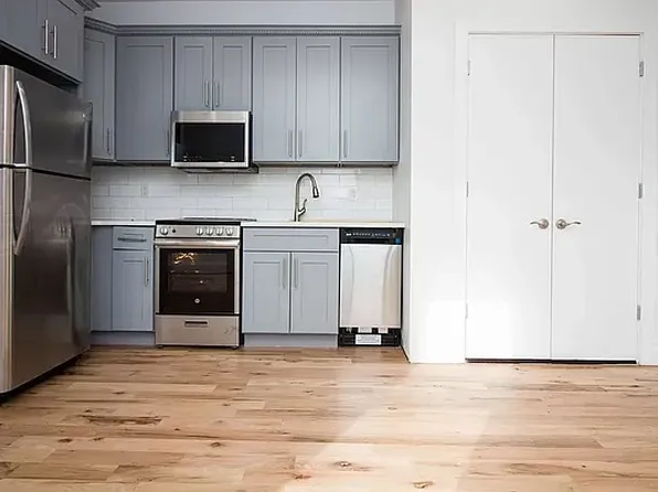 172 Veronica Place image 3 of 12