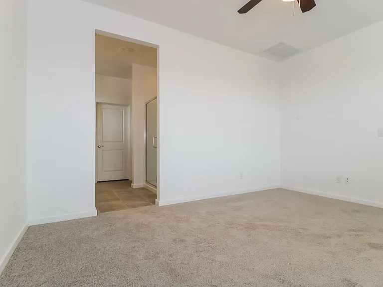 4904 S 107th Ln — Photo 6