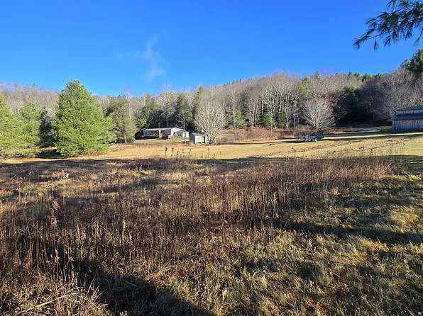 1613 Lost Lake Rd, Troutdale, VA 24378