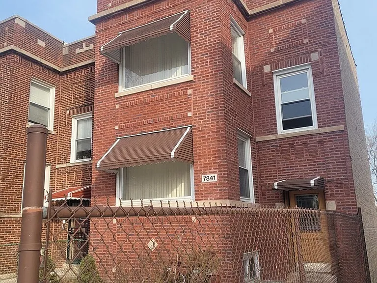 7841 S Loomis Blvd #1 — Photo 1