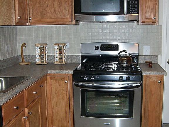 New Kithchen w/ Stainless Appliances