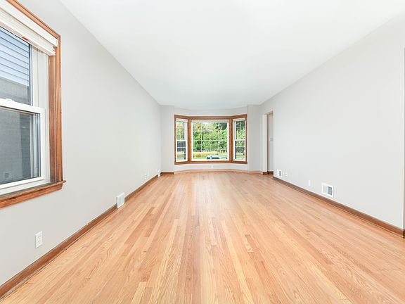 4th image of 3849 N Pueblo Ave