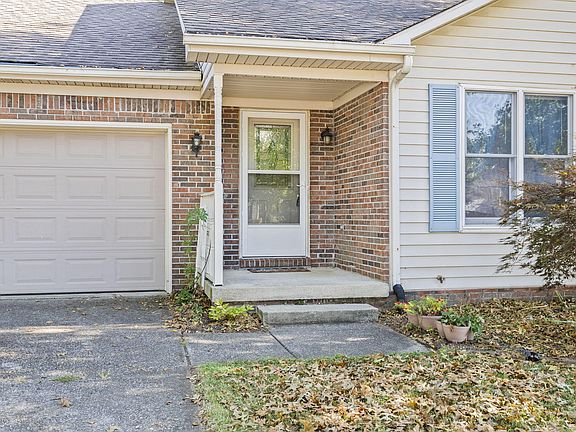 3rd image of 109 Bridgeway Ct