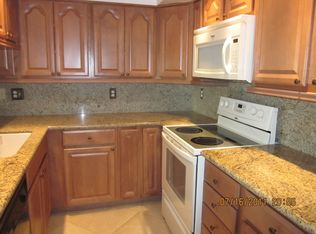166 Waterside Dr, Hypoluxo, FL 33462