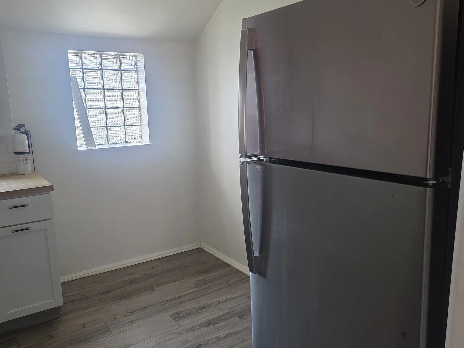 2 bed, 650 sqft, $995 — Photo 3