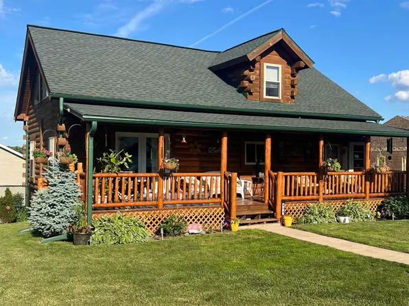 615 Lake View Ave, Merrimac, WI 53561