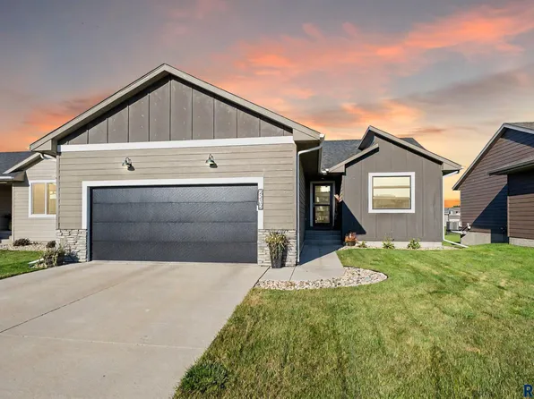 2212 S Creekview Ave, Sioux Falls, SD 57106