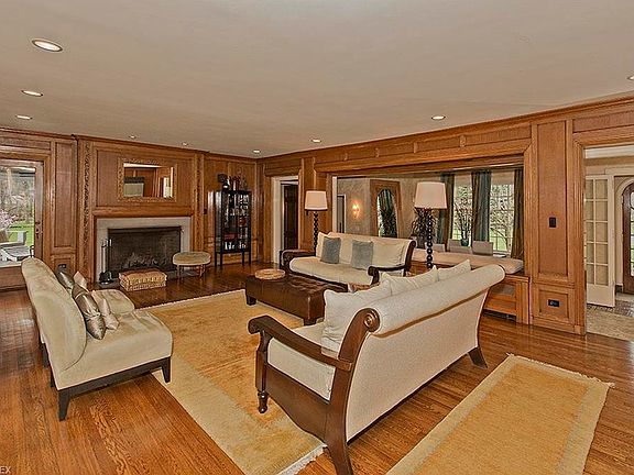 5th image of 1688 Oakwood Dr