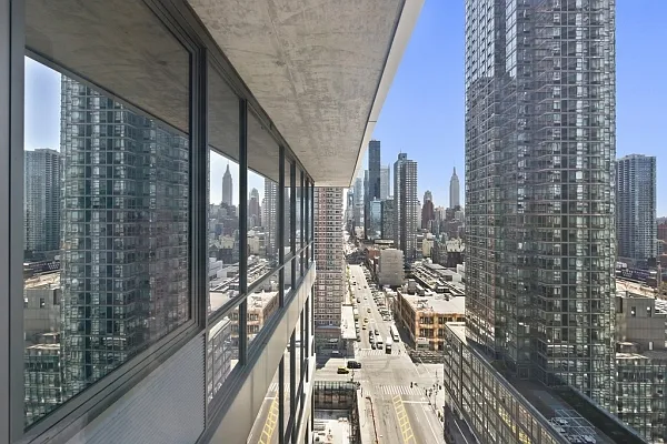 Sold by MNS | media 1