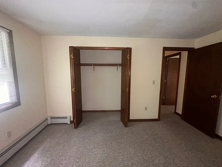 Hartford Tpke — Photo 1